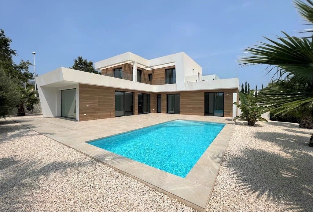 4 bedroom Villa for sale in Calpe / Calp with pool - € 1,125,000 (Ref: 10043879)