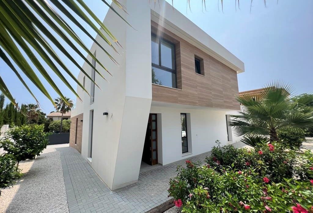 4 bedroom Villa for sale in Calpe / Calp with pool - € 1,125,000 (Ref: 10043879)