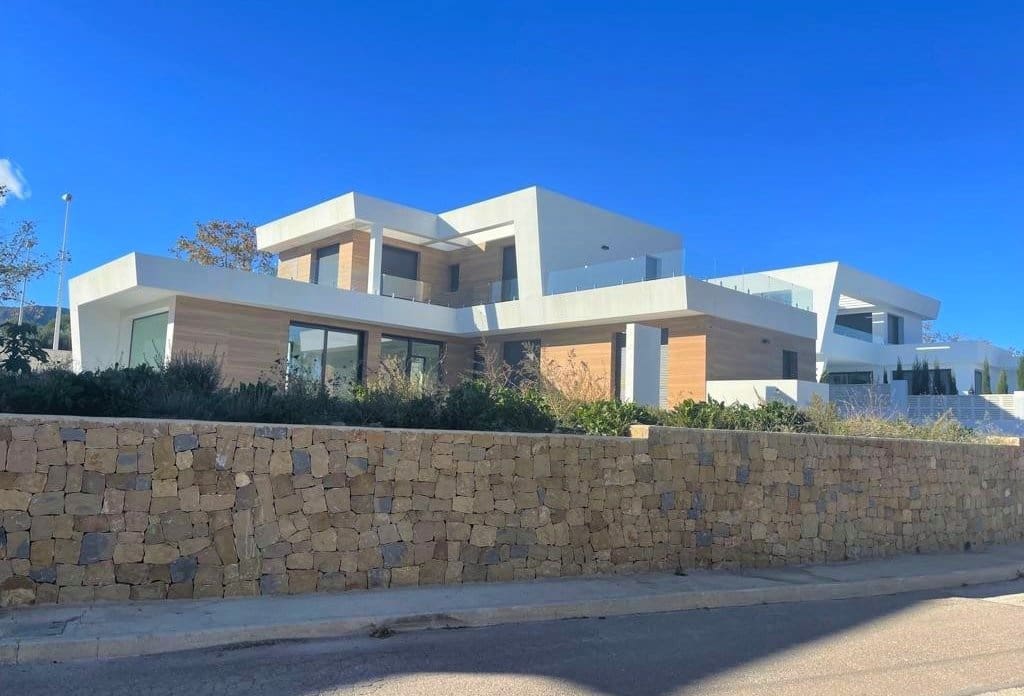 4 bedroom Villa for sale in Calpe / Calp with pool - € 1,125,000 (Ref: 10043879)