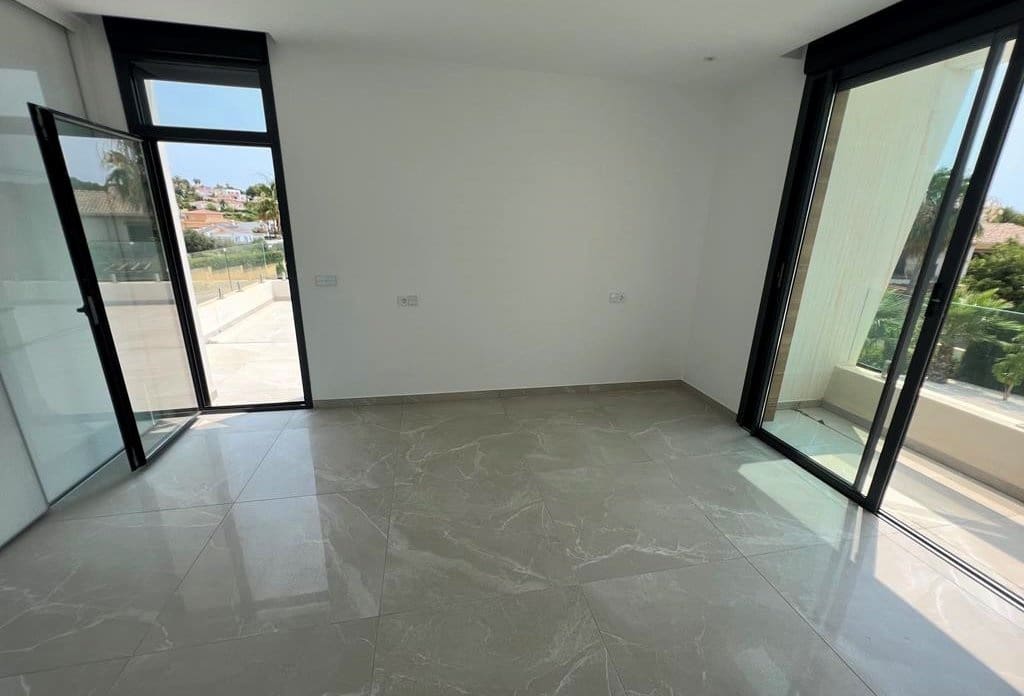 4 bedroom Villa for sale in Calpe / Calp with pool - € 1,125,000 (Ref: 10043879)