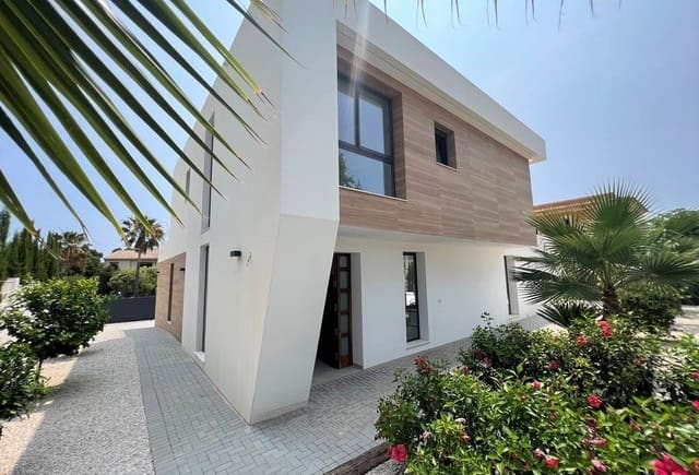 4 bedroom Villa for sale in Calpe / Calp with pool - € 1,125,000 (Ref: 10043879)
