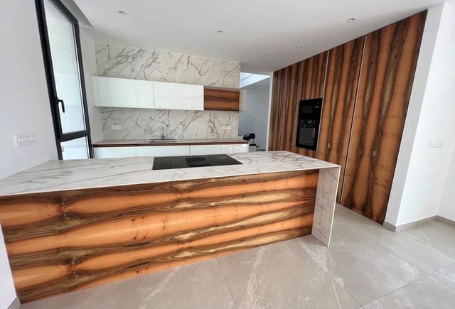 4 bedroom Villa for sale in Calpe / Calp with pool - € 1,125,000 (Ref: 10043879)