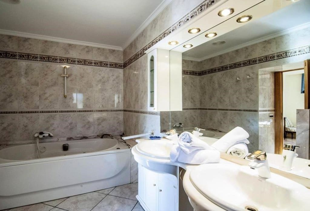 7 makuuhuone Huvila myytävänä paikassa Benissa mukana uima-altaan - 1 295 000 € (Ref: 10043882)