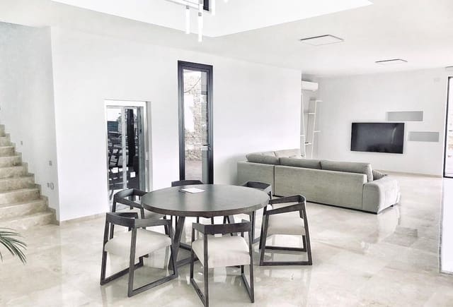 4 chambre Villa/Maison à vendre à Altea avec piscine - 2 000 000 € (Ref: 10043886)