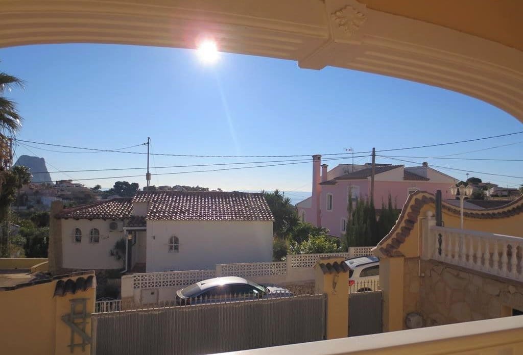 5 bedroom Villa for sale in Calpe / Calp with pool - € 749,000 (Ref: 10043887)