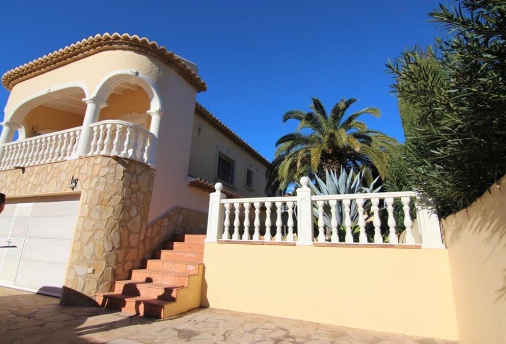 5 bedroom Villa for sale in Calpe / Calp with pool - € 749,000 (Ref: 10043887)
