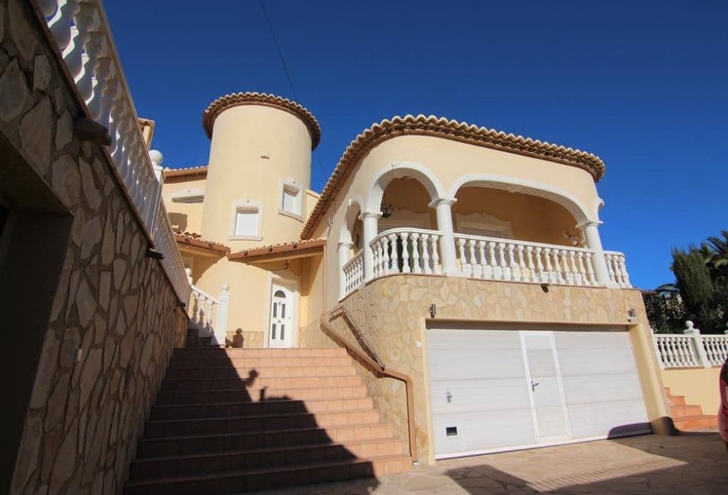 5 bedroom Villa for sale in Calpe / Calp with pool - € 749,000 (Ref: 10043887)