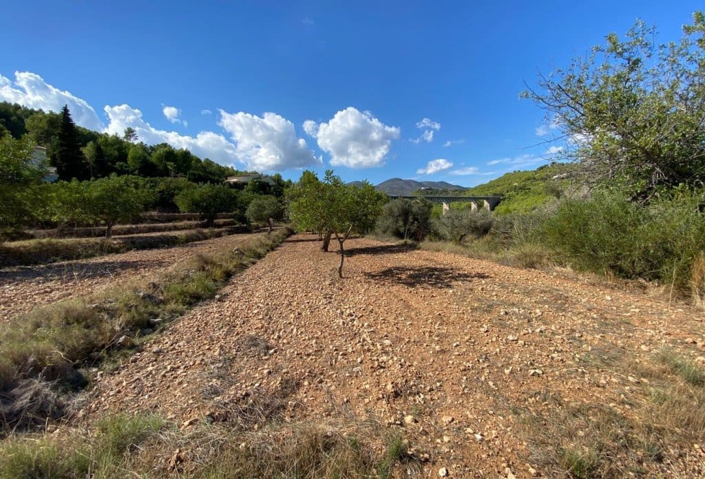 Grunde uden byggetilladelser til salg i Benissa - € 230.000 (Ref: 10043892)
