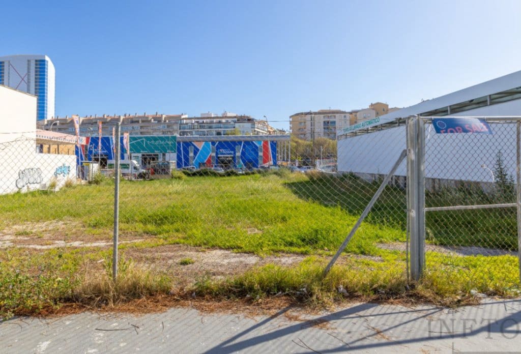 Ubebygd land til salgs i Calpe / Calp - € 1 250 000 (Ref: 10043893)
