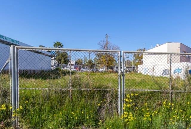 Ubebygd land til salgs i Calpe / Calp - € 1 250 000 (Ref: 10043893)