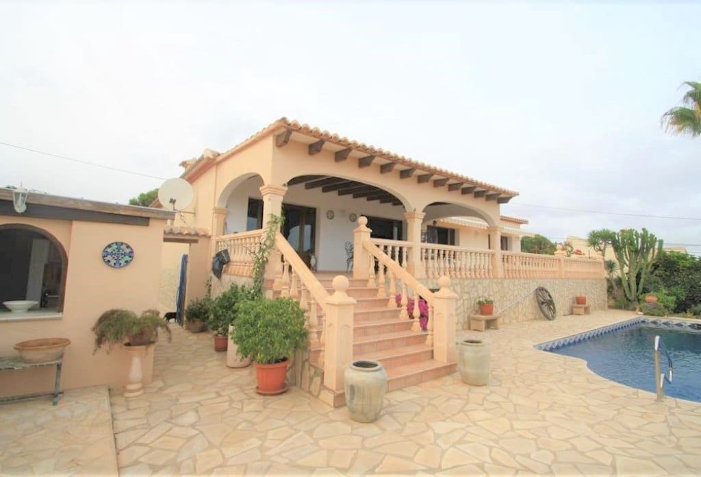 3 bedroom Villa for sale in Calpe / Calp with pool - € 650,000 (Ref: 10043898)