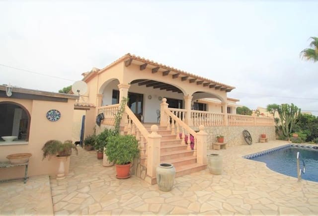3 bedroom Villa for sale in Calpe / Calp with pool - € 650,000 (Ref: 10043898)