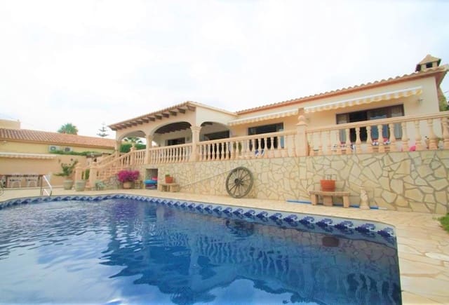 3 bedroom Villa for sale in Calpe / Calp with pool - € 650,000 (Ref: 10043898)