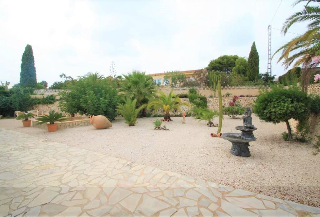 3 bedroom Villa for sale in Calpe / Calp with pool - € 650,000 (Ref: 10043898)