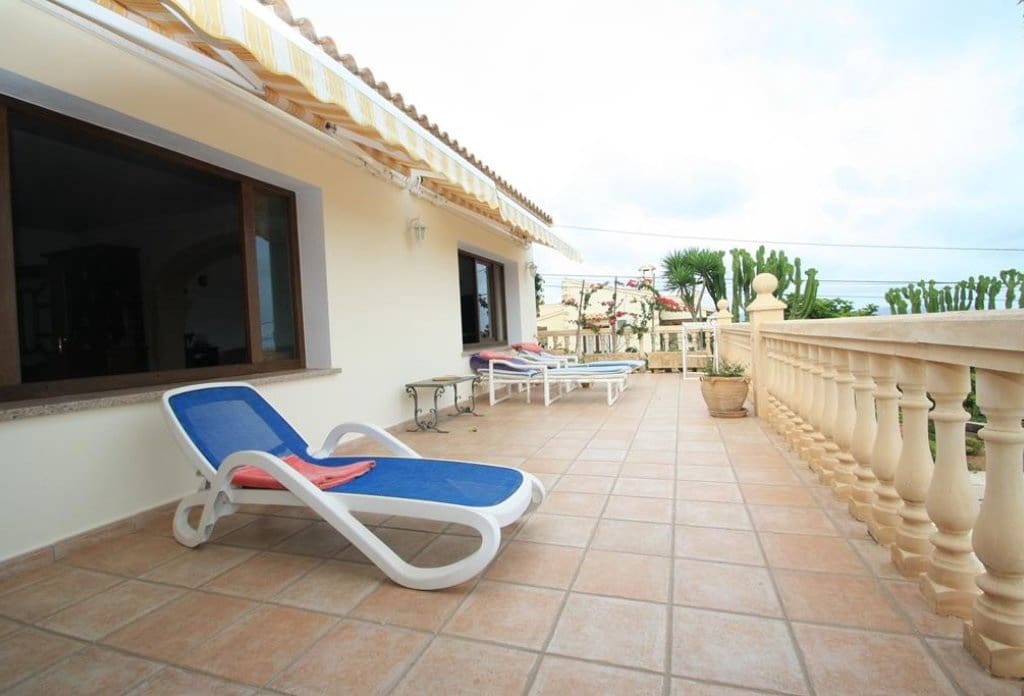 3 bedroom Villa for sale in Calpe / Calp with pool - € 650,000 (Ref: 10043898)