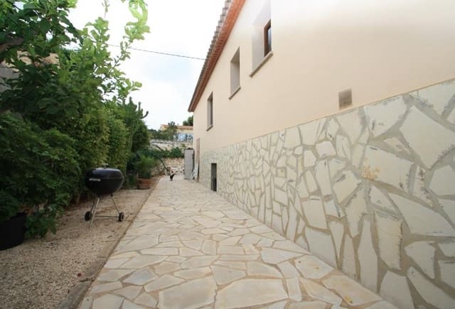 3 bedroom Villa for sale in Calpe / Calp with pool - € 650,000 (Ref: 10043898)