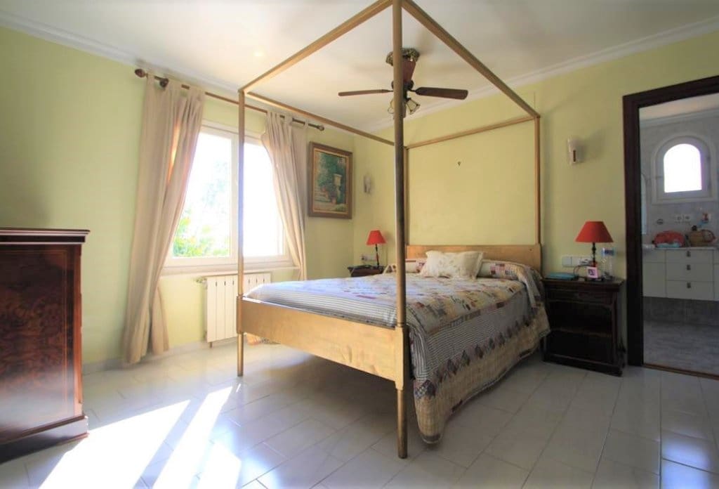 4 sovrum Villa till salu i Calpe / Calp med pool - 950 000 € (Ref: 10043899)