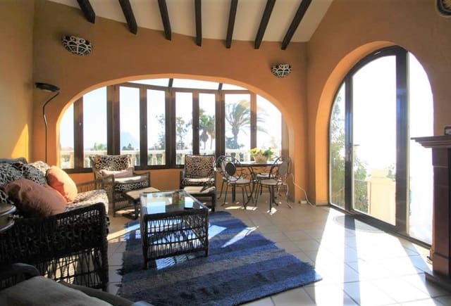 4 sovrum Villa till salu i Maryvilla, Calpe / Calp med pool - 950 000 € (Ref: 10043899)