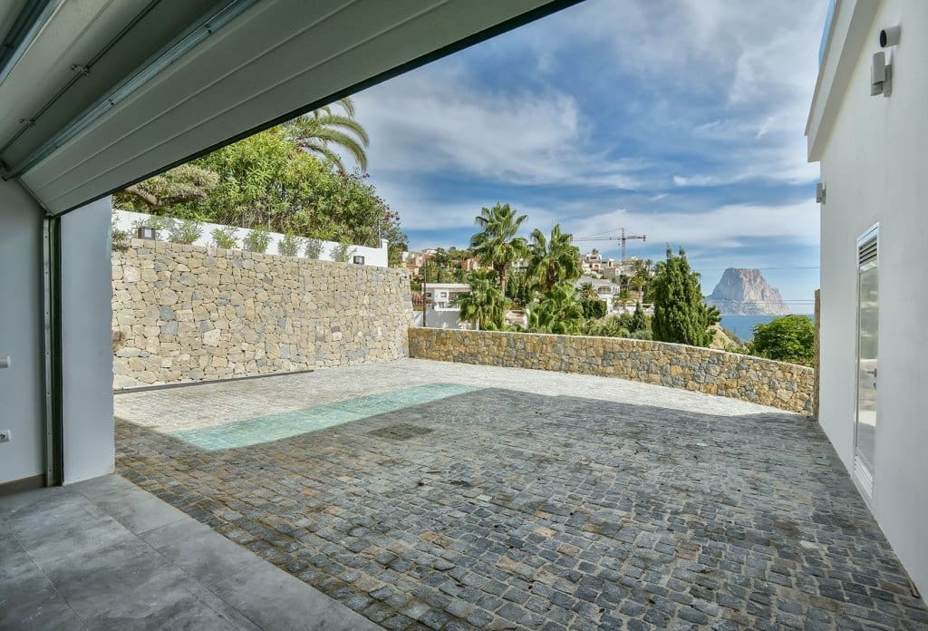 2 bedroom Villa for sale in Calpe / Calp with pool - € 2,950,000 (Ref: 10043900)