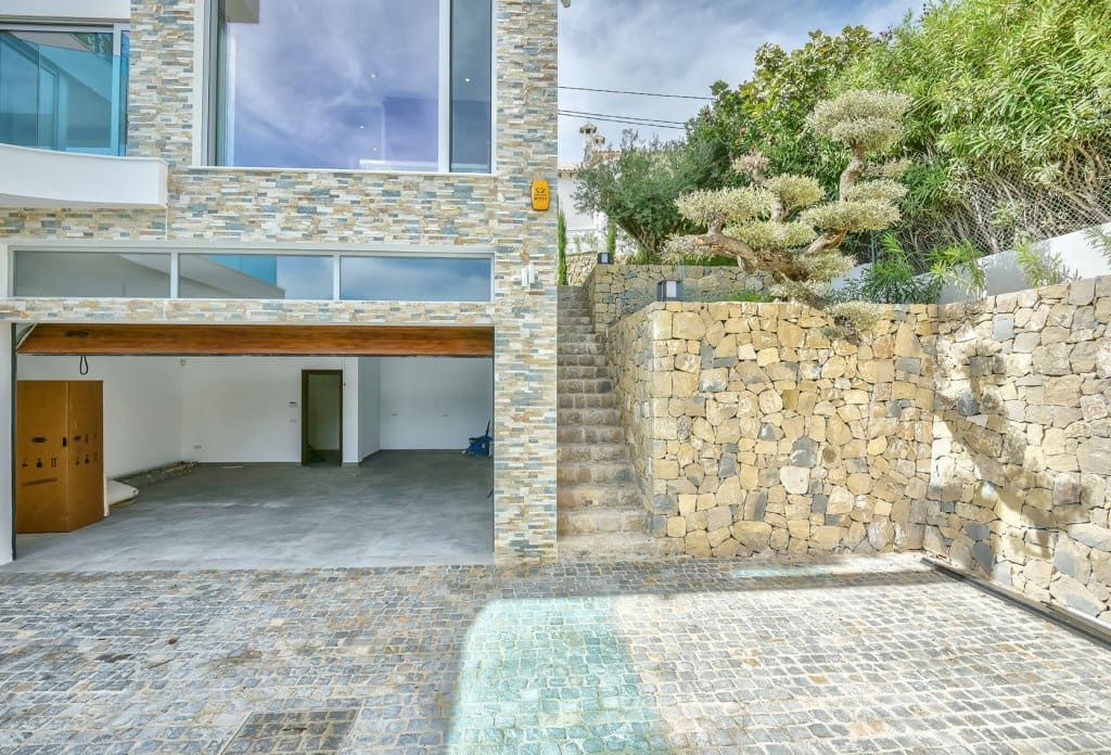 2 bedroom Villa for sale in Calpe / Calp with pool - € 2,950,000 (Ref: 10043900)
