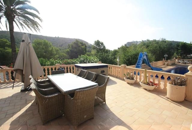 6 quarto Moradia para venda em Casco Urbano, Teulada-Moraira com piscina - 1 100 000 € (Ref: 10043901)