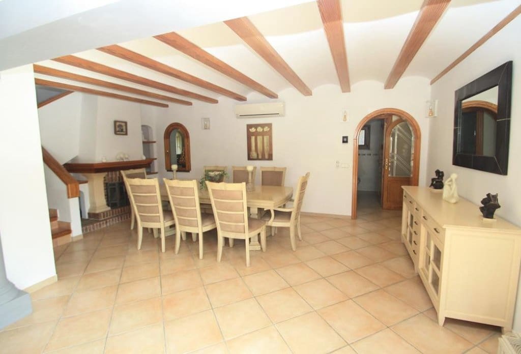 6 quarto Moradia para venda em Moraira com piscina - 1 100 000 € (Ref: 10043901)