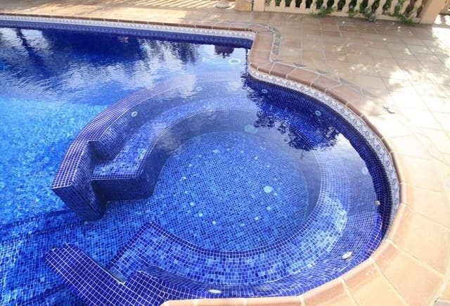6 quarto Moradia para venda em Casco Urbano, Teulada-Moraira com piscina - 1 100 000 € (Ref: 10043901)