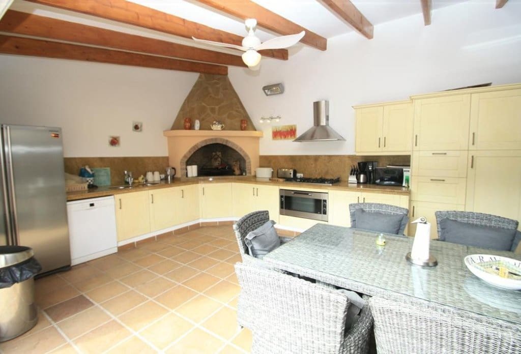 6 quarto Moradia para venda em Moraira com piscina - 1 100 000 € (Ref: 10043901)