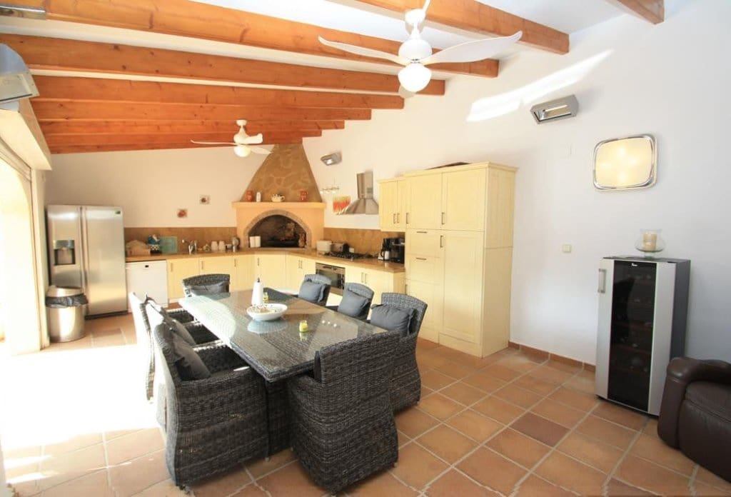 6 quarto Moradia para venda em Moraira com piscina - 1 100 000 € (Ref: 10043901)