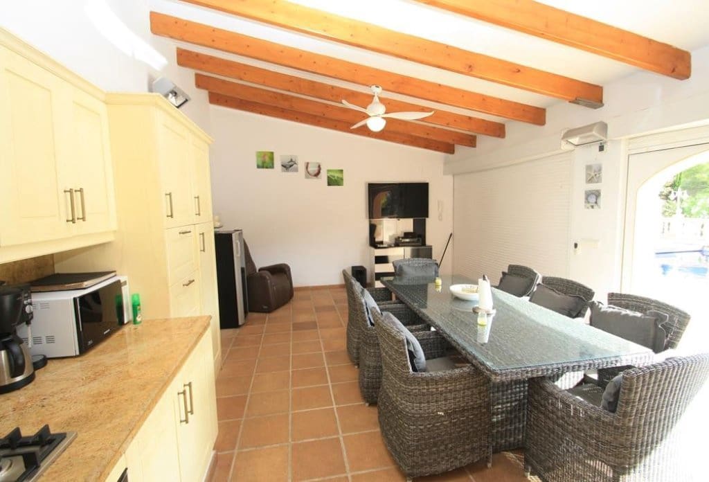6 quarto Moradia para venda em Moraira com piscina - 1 100 000 € (Ref: 10043901)