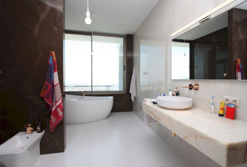 6 bedroom Villa for sale in Calpe / Calp with pool - € 1,950,000 (Ref: 10043903)