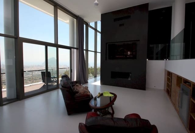 6 bedroom Villa for sale in Calpe / Calp with pool - € 1,950,000 (Ref: 10043903)