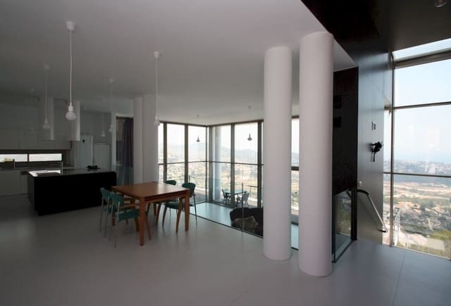 6 bedroom Villa for sale in Calpe / Calp with pool - € 1,950,000 (Ref: 10043903)