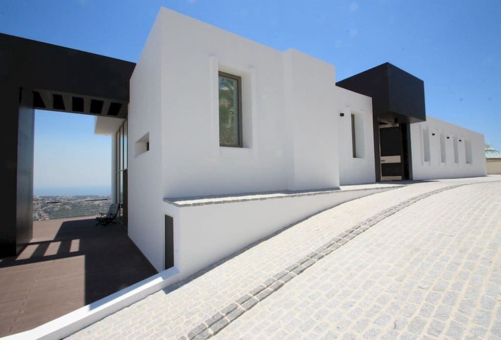 6 bedroom Villa for sale in Calpe / Calp with pool - € 1,950,000 (Ref: 10043903)
