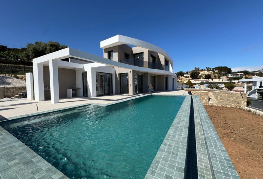 Chalet de 4 habitaciones en Benissa en venta con piscina - 3.195.000 € (Ref: 10043909)