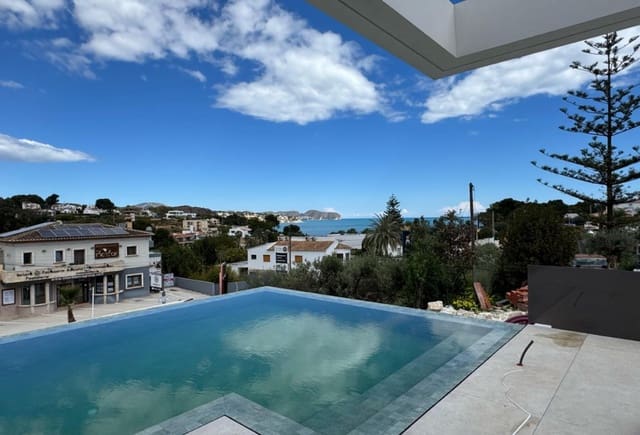 Chalet de 4 habitaciones en Benissa en venta con piscina - 3.195.000 € (Ref: 10043909)