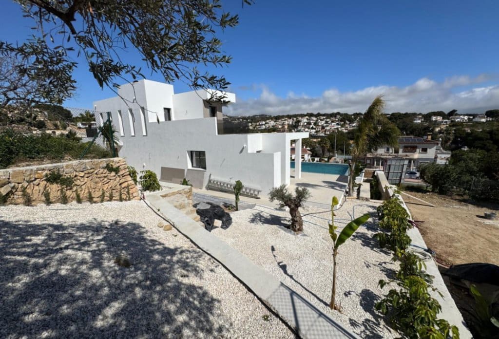 Chalet de 4 habitaciones en Benissa en venta con piscina - 3.195.000 € (Ref: 10043909)