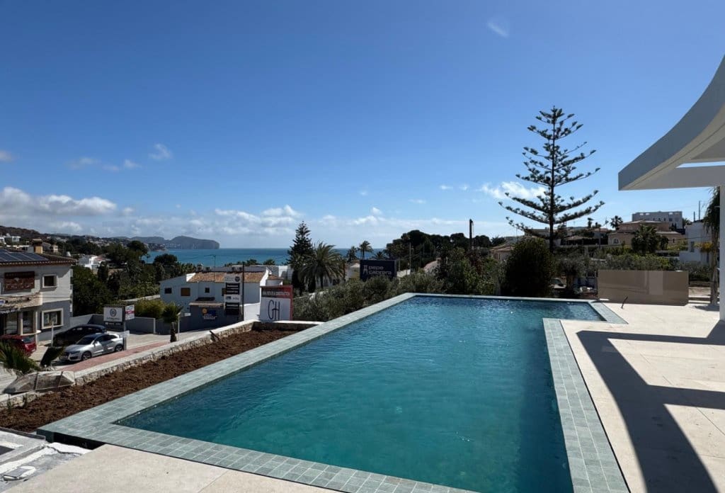 Chalet de 4 habitaciones en Benissa en venta con piscina - 3.195.000 € (Ref: 10043909)
