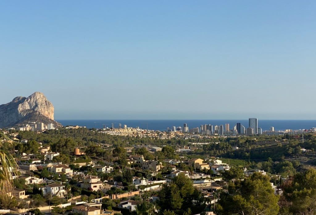 3 bedroom Villa for sale in Calpe / Calp with pool - € 1,290,000 (Ref: 10043913)