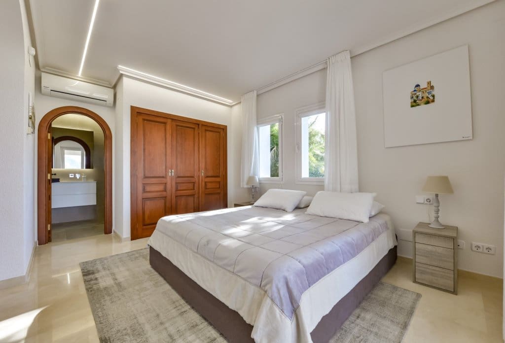4 soveværelse Villa til salg i Altea med swimmingpool - € 2.650.000 (Ref: 10043915)