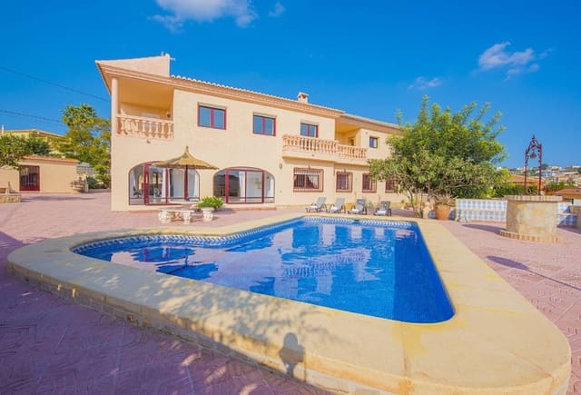 11 bedroom Villa for sale in Pueblo, Calpe / Calp with pool - € 950,000 (Ref: 10043919)
