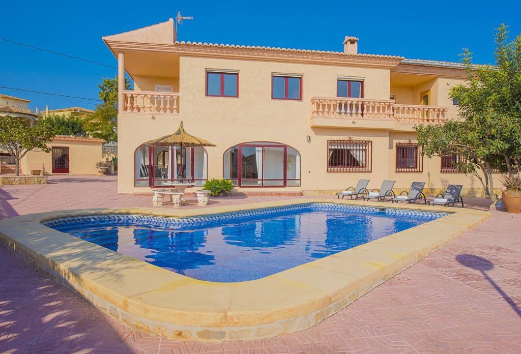 11 bedroom Villa for sale in Calpe / Calp with pool - € 950,000 (Ref: 10043919)
