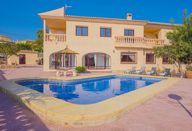 11 bedroom Villa for sale in Pueblo, Calpe / Calp with pool - € 950,000 (Ref: 10043919)