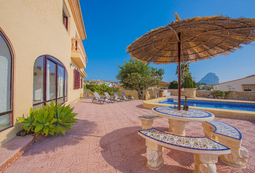 11 bedroom Villa for sale in Calpe / Calp with pool - € 950,000 (Ref: 10043919)