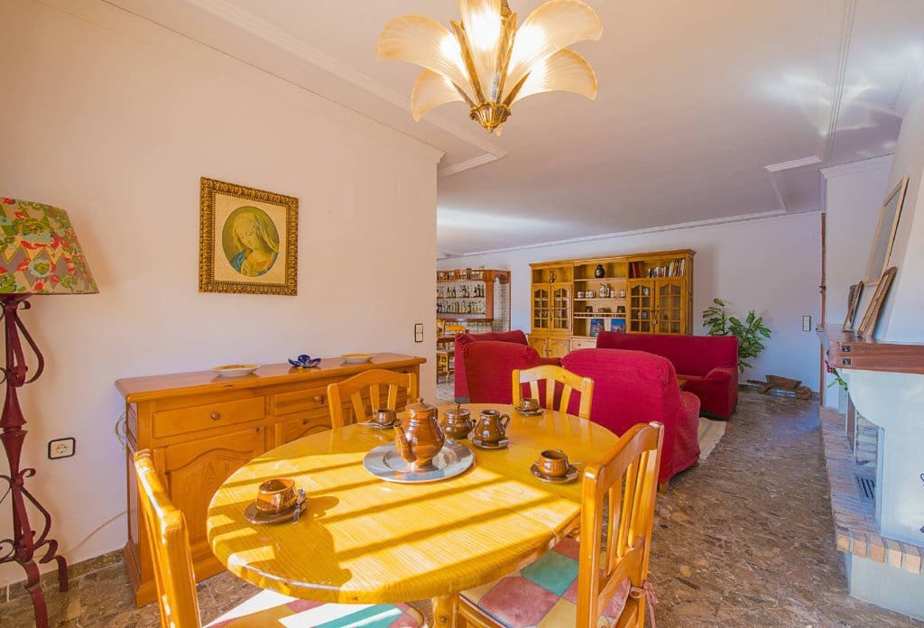 11 bedroom Villa for sale in Calpe / Calp with pool - € 950,000 (Ref: 10043919)