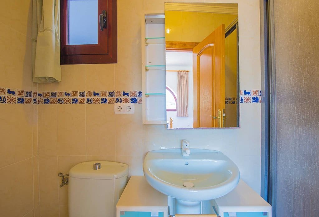 11 bedroom Villa for sale in Calpe / Calp with pool - € 950,000 (Ref: 10043919)