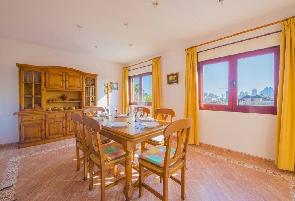 11 bedroom Villa for sale in Calpe / Calp with pool - € 950,000 (Ref: 10043919)