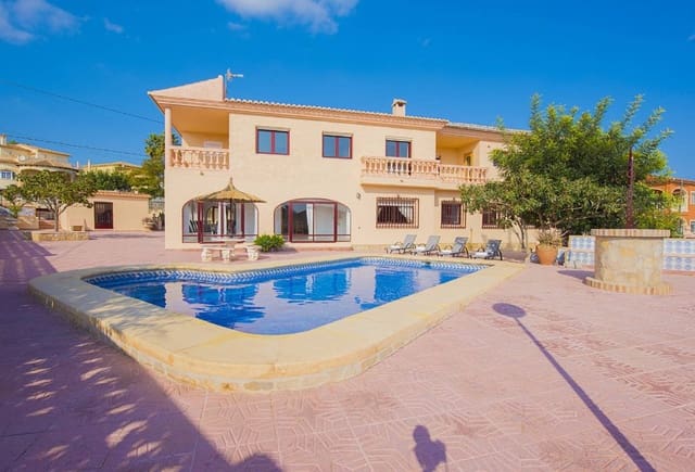 11 bedroom Villa for sale in Pueblo, Calpe / Calp with pool - € 950,000 (Ref: 10043919)