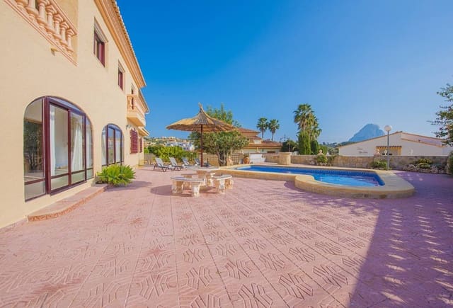 11 bedroom Villa for sale in Pueblo, Calpe / Calp with pool - € 950,000 (Ref: 10043919)
