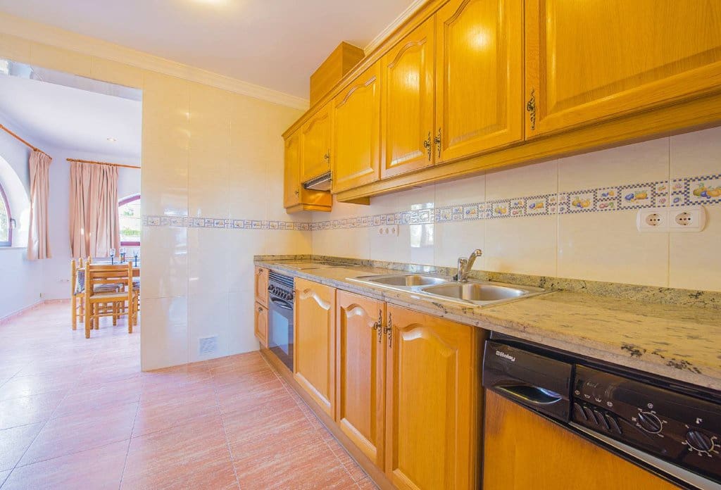 11 bedroom Villa for sale in Calpe / Calp with pool - € 950,000 (Ref: 10043919)